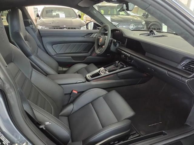 Porsche 992 Carrera Coupé GTS