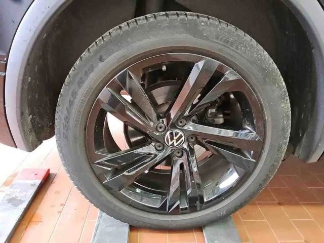 Volkswagen Tiguan DSG R-Line Style