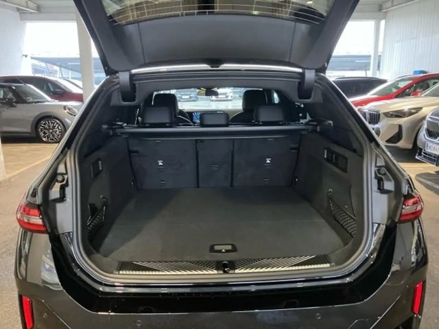 BMW i5 Touring eDrive40