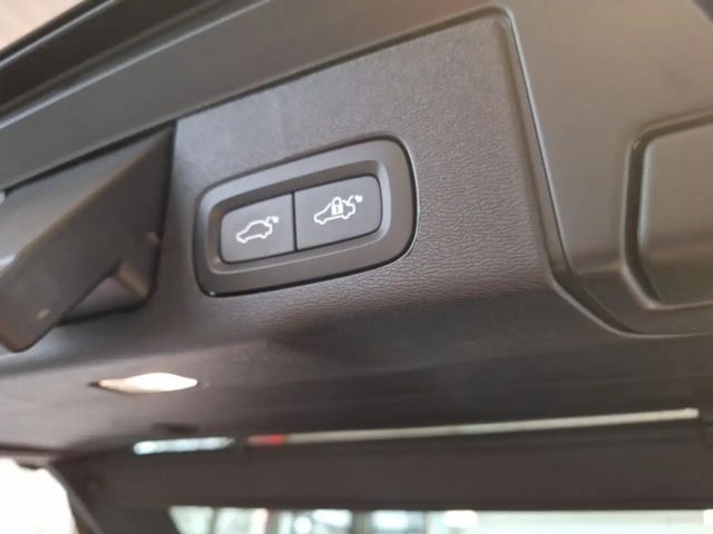 Volvo XC60 Dark Plus