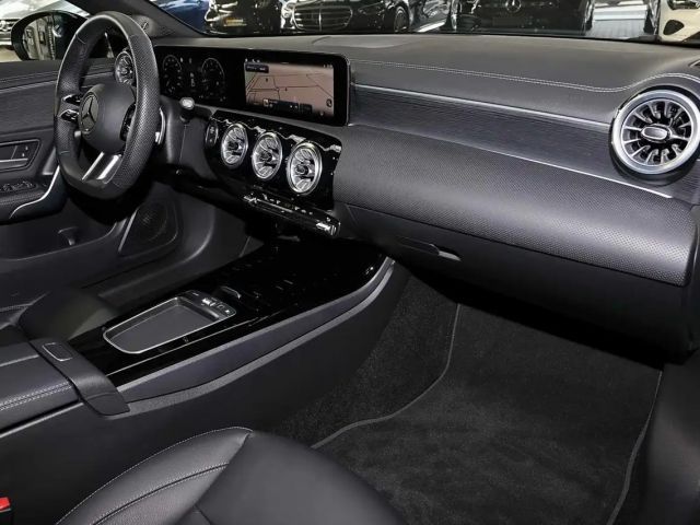 Mercedes-Benz CLA 200 AMG Line Coupé