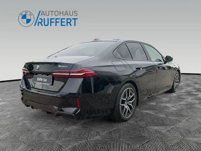 BMW 520 520d M-Sport Sedan