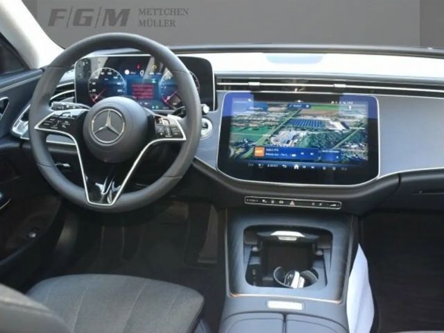 Mercedes-Benz E 220 4MATIC AVANTGARDE E 220 d