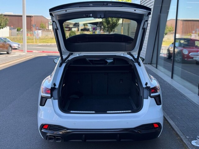 Audi A6 Avant Quattro S-Tronic