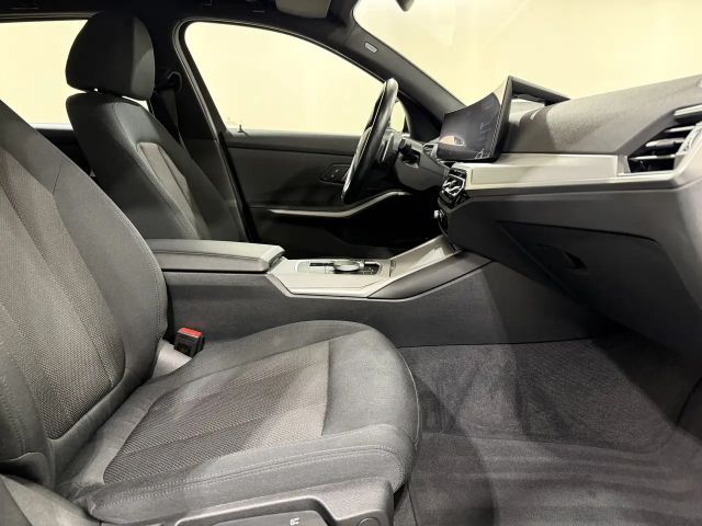 BMW 320 320e Touring