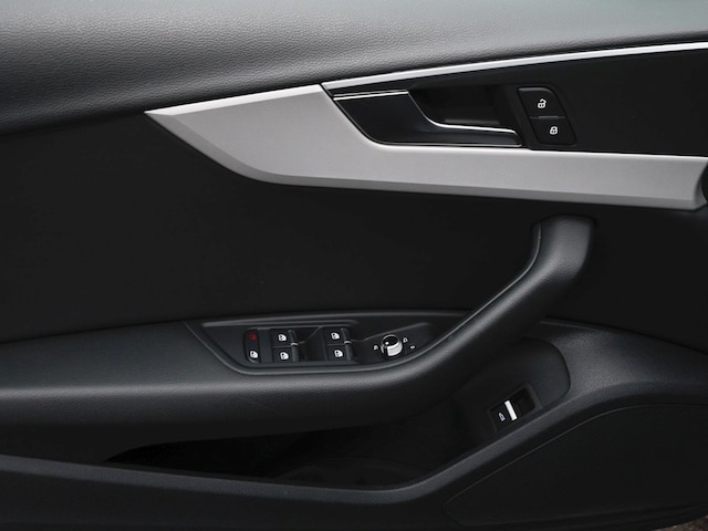 Audi A4 40 TFSI Avant Quattro S-Tronic