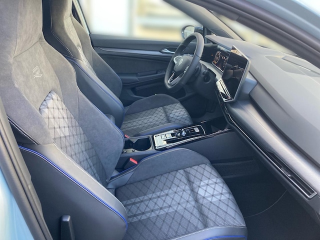 Volkswagen Golf 1.5 eTSI DSG