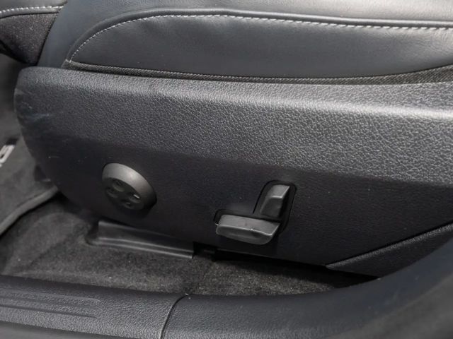 Mercedes-Benz C 300 AMG Line Sedan