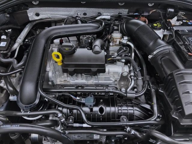 Volkswagen Golf 1.0 TSI IQ.Drive Life Variant