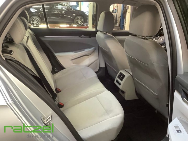 Volkswagen Golf 1.5 eTSI DSG Golf VIII Life