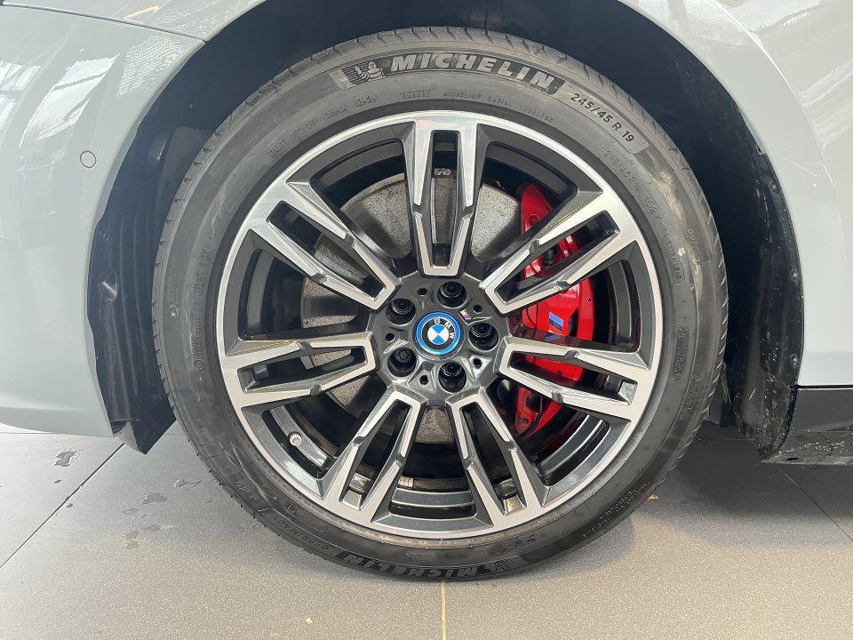 BMW i5 Touring eDrive40