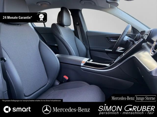 Mercedes-Benz C 180 AVANTGARDE Sedan