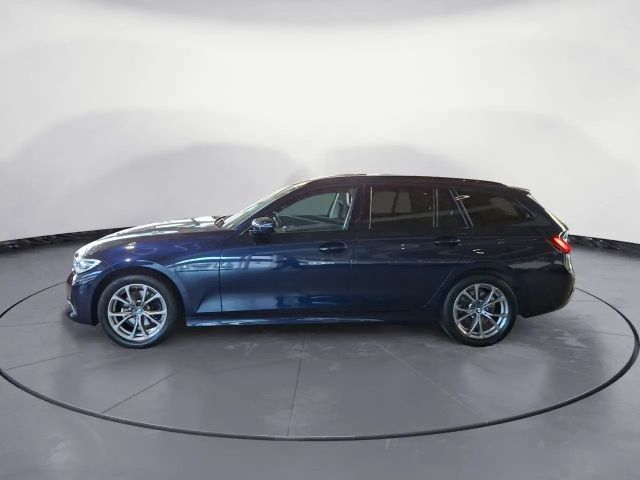BMW 320 320d Luxury Line Touring xDrive