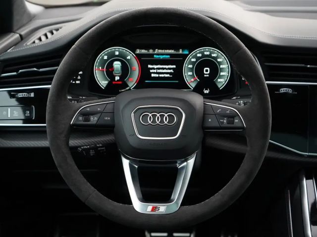 Audi Q8 S-Line