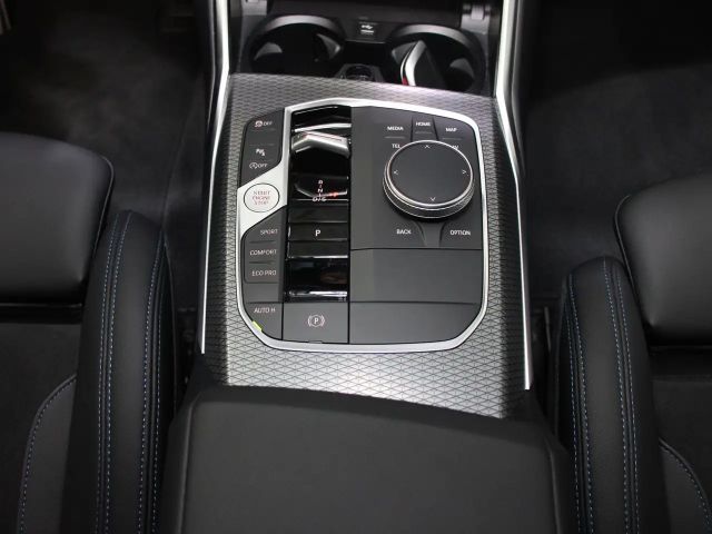 BMW 320 320i M-Sport Sedan