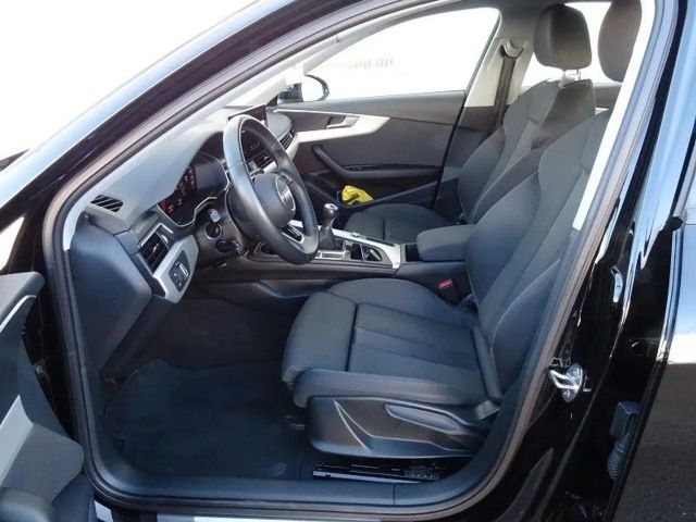 Audi A4 35 TFSI Sedan