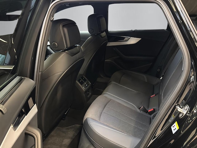 Audi A4 40 TFSI Avant Quattro S-Line S-Tronic