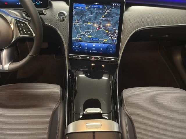 Mercedes-Benz C 180 Sedan