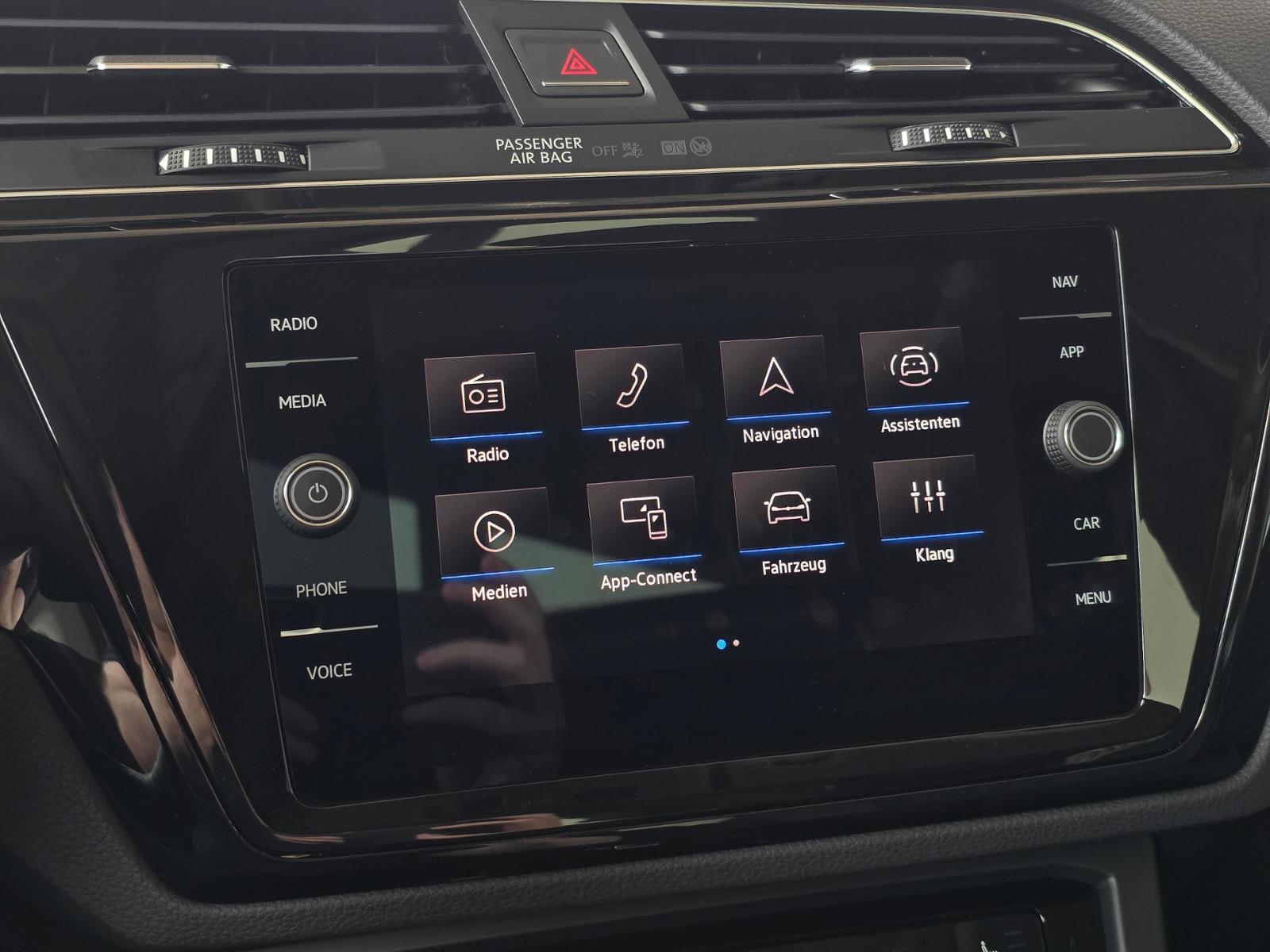 Volkswagen Touran 1.5 TSI DSG IQ.Drive R-Line