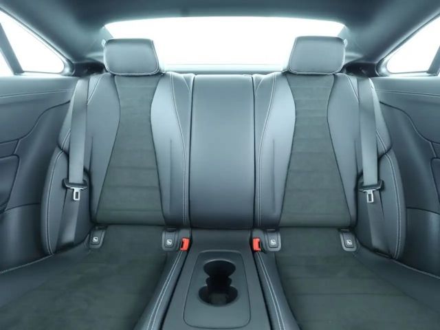 Mercedes-Benz E 200 AMG Line Coupé