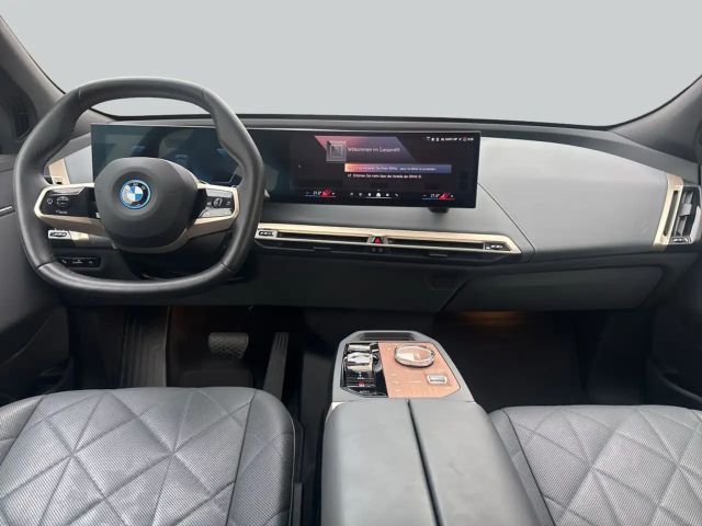 BMW iX xDrive40