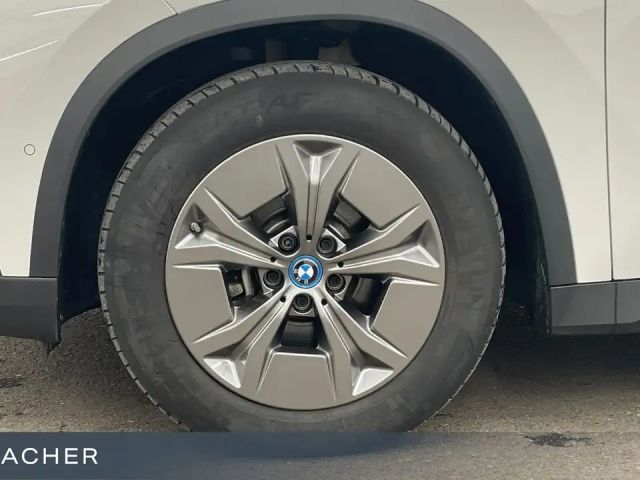 BMW X1 IX1 XDRIVE30 LCPro HUD 360° SHZ PDC KomftZ 19"LM
