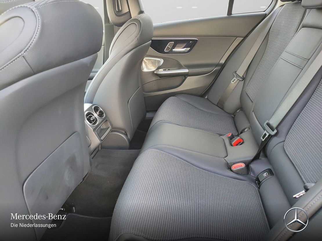 Mercedes-Benz C 180 AVANTGARDE Sedan