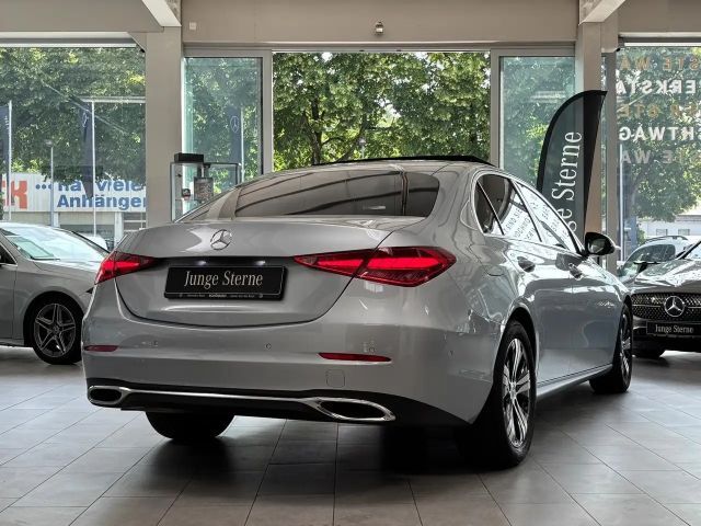 Mercedes-Benz C 200 Sedan