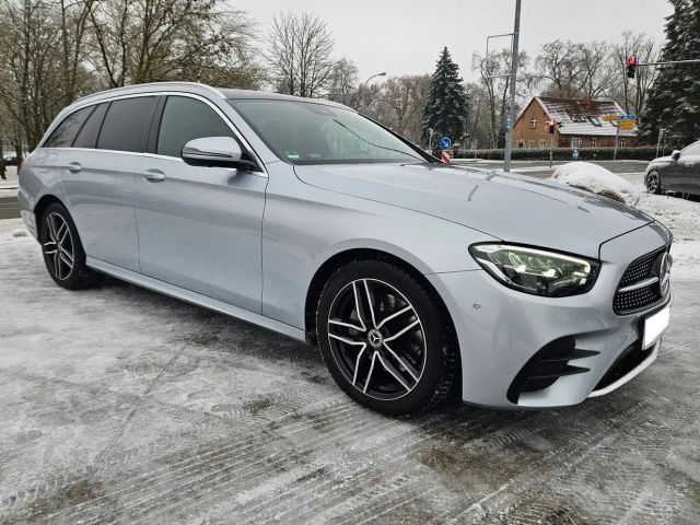 Mercedes-Benz E 300 4MATIC AMG Line E 300 d