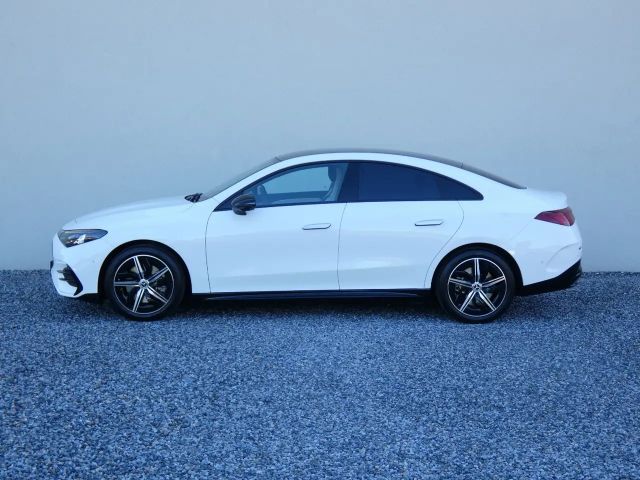 Mercedes-Benz CLA 250 AMG Line Sedan