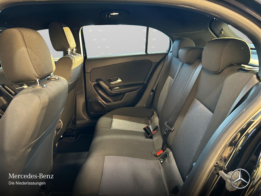 Mercedes-Benz A 180 A 180 d