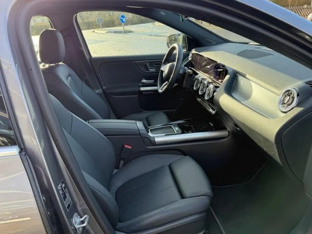 Mercedes-Benz EQA 300 4MATIC Progressive