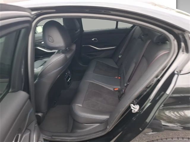 BMW 320 320d M-Sport Sedan xDrive