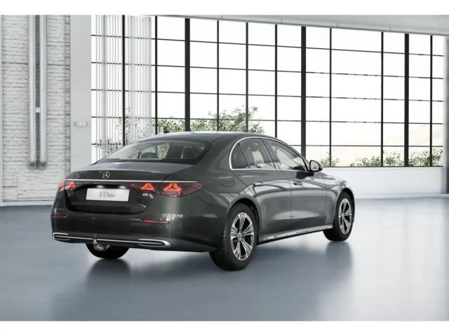 Mercedes-Benz E 200 AVANTGARDE Sedan