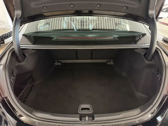 Mercedes-Benz C 200 C 200 d Sedan