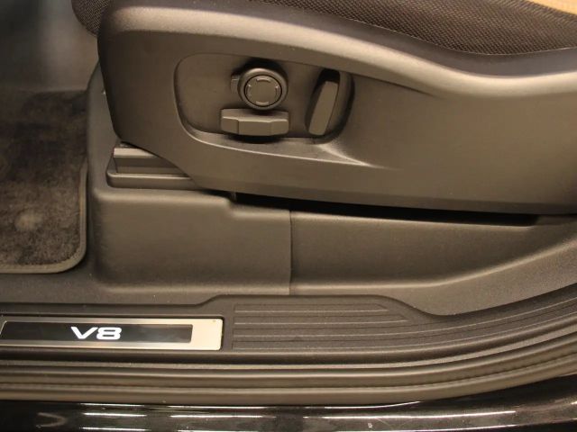 Land Rover Defender 90 Black Pack