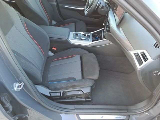 BMW 320 320d M-Sport Sedan