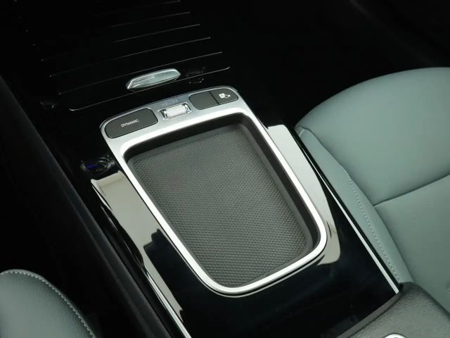 Mercedes-Benz A 200 A 200 d AMG Line