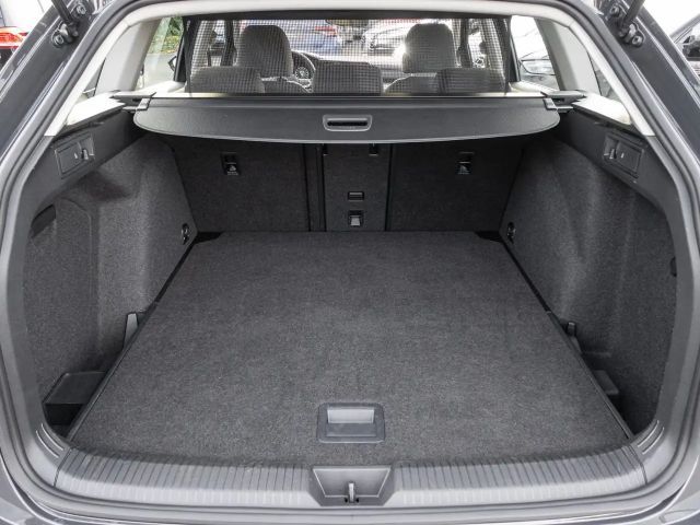 Volkswagen Golf 1.5 TSI Life Variant