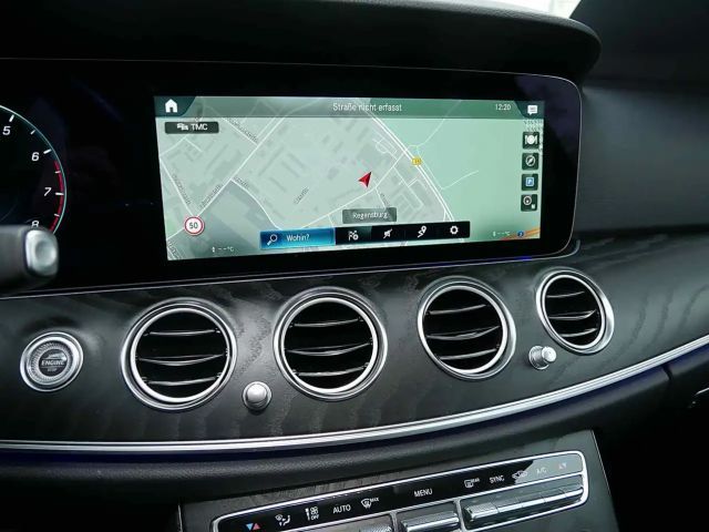 Mercedes-Benz E 200 EXCLUSIVE Sedan