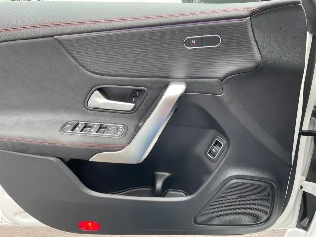 Mercedes-Benz CLA 200 AMG Line Coupé