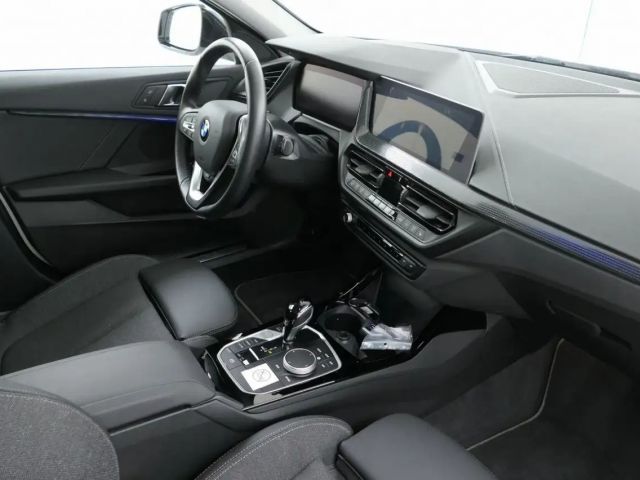 BMW 118 118i Sedan Sport Line