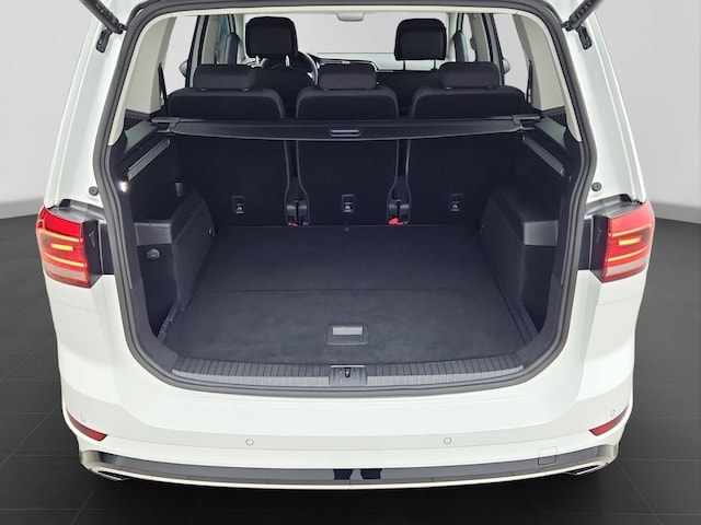 Volkswagen Touran 1.5 TSI DSG IQ.Drive R-Line