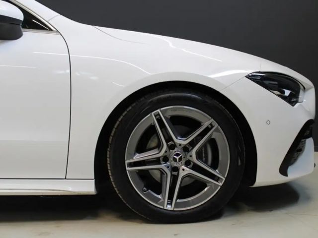 Mercedes-Benz CLA 180 AMG Line Coupé