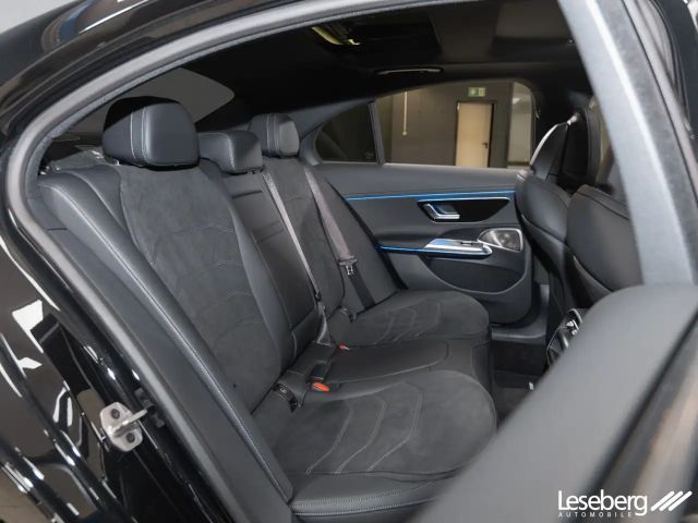 Mercedes-Benz E 220 AMG Line E 220 d Sedan