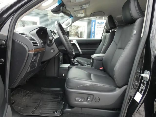 Toyota Land Cruiser 2.8 "Executive" #4WD #AHK #LEDER #JBL #SHZ