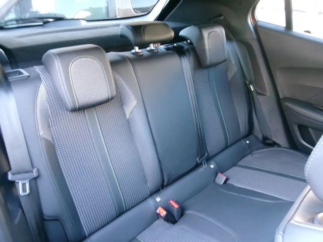 Peugeot 2008 EAT8 GT-Line