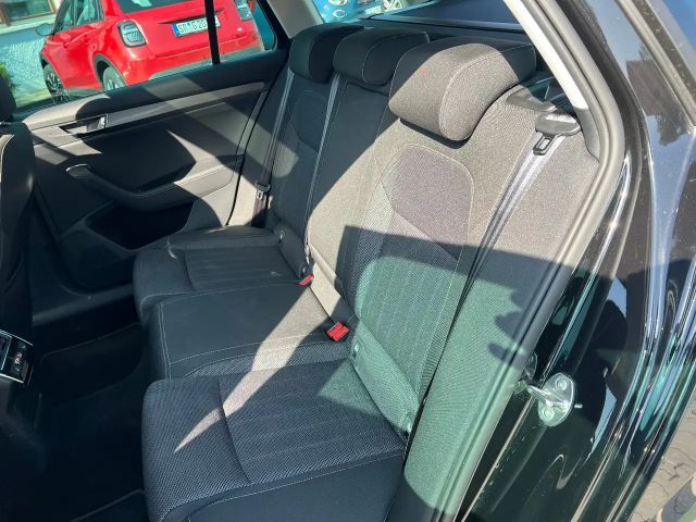 Skoda Superb 2.0 TDI Combi Style Style