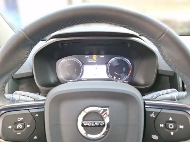 Volvo XC40 Core Momentum