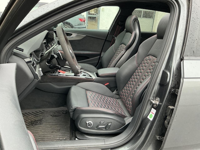 Audi RS4 Avant Quattro